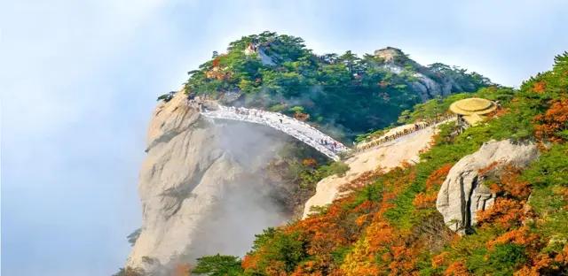Fall Foliage Sightseeing in Huanggang