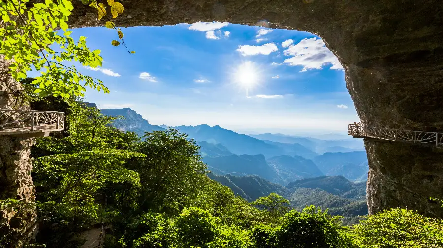 3_Gold Buddha Mountain