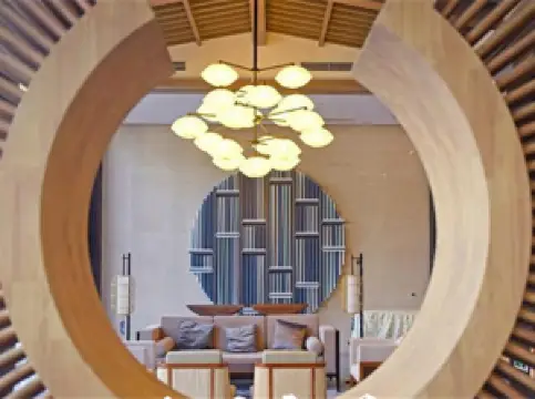 บ่อน้ําพุร้อนแม่น้ําเถาหยวน