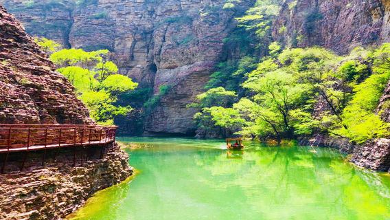 Taihang Red Cliff Hanging Stream Scenic Area - Clear Water and Red Cliffs