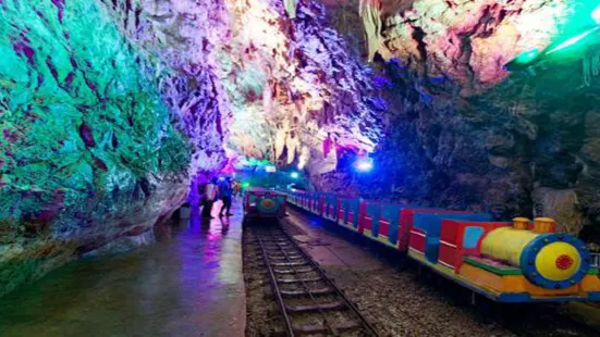 Yishui Cave