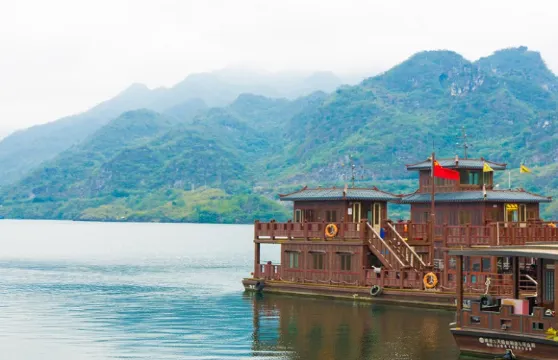 北盤江大峽谷湖心島環繞快艇票大小同價