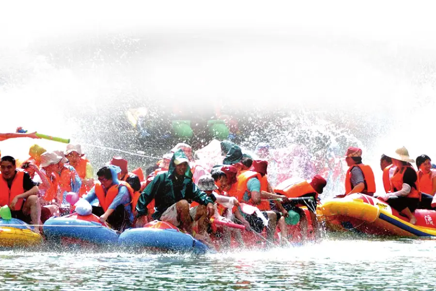 Xiangshui Cave Drifting