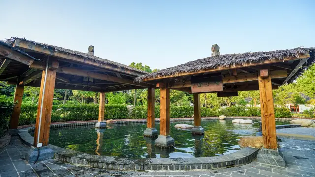 Hot springs in Huanggang