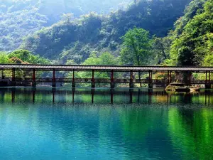 遠安鳴鳳山風景区