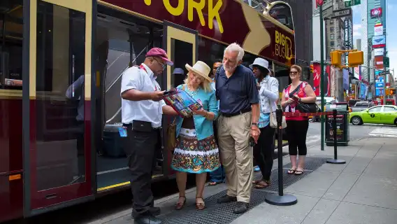 รถบัสแบบขึ้นลงได้ Big Bus ในโรม [สำรวจสถานที่สำคัญในโรมได้อย่างอิสระ/ออดิโอไกด์หลายภาษา/Wi-Fi ฟรี/รถบัสเปิดประทุนหรู]