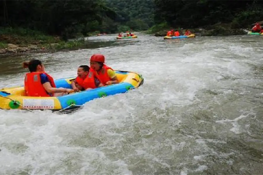 Taohuayuan Valley Rafting