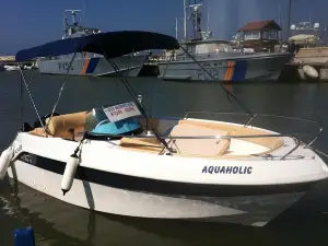Luxury 70HP Self-drive boat hire in Latchi €150 Per Boat