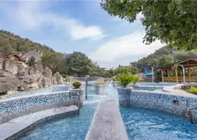 Longnü Hot Spring