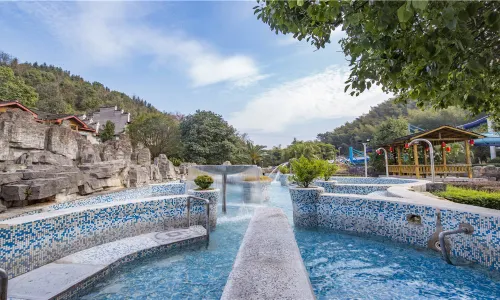 Longnü Hot Spring