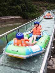 Qiliping Glass Bridge Rafting