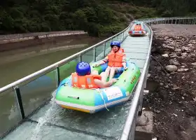 Qiliping Glass Bridge Rafting