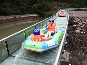 Qiliping Glass Bridge Rafting