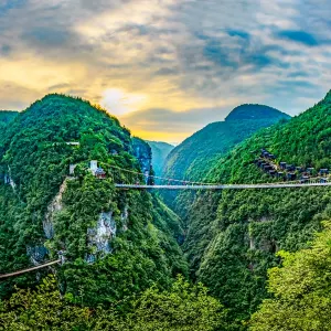 蝶舞清江·地心谷景區