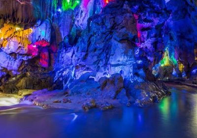 Пещера Тигровой долины в английском западном Фэнь-Линг