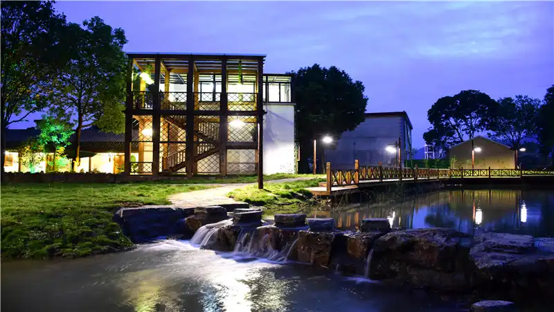 Hotels near Sangua Commune