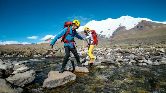 乃欽康桑雪山冰川旅遊區