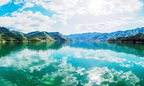 Qian Xia Lake