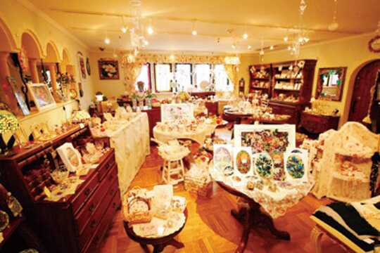 川奈ステンドグラス美術館周辺のホテル