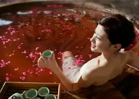 บ่อน้ําพุร้อนภูเขา