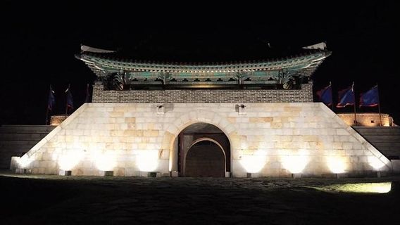 Romantic Night Tour of Suwon Hwaseong Fortress