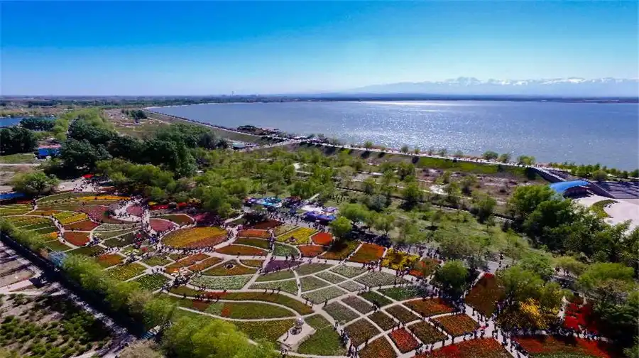 Hotels near Qinggeda Lake