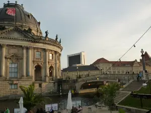 Private Custom Berlin Tour With A Local Guide, 2 Hour Introduction 