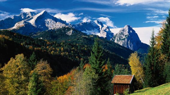 德國新天鵝堡一日遊阿爾卑斯雪山小鎮包車一日遊
