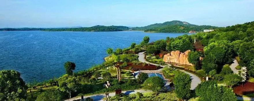 Mountain Lake Hot Spring Resort