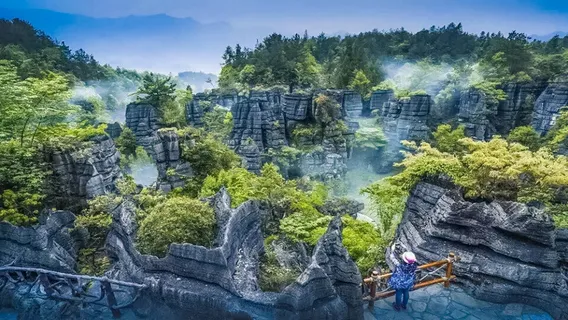 Enshi Suobuya Stone Forest Scenic Area