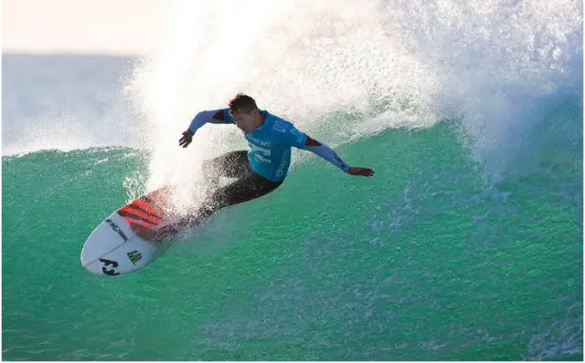 Surfing in Phuket