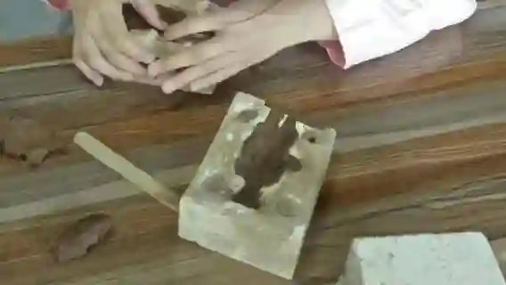 陝西西安兵馬俑手工製作/親子研學【西安秦俑村窯洞庭院+手工兵馬俑泥塑製作體驗+百年老窯洞免費參觀】