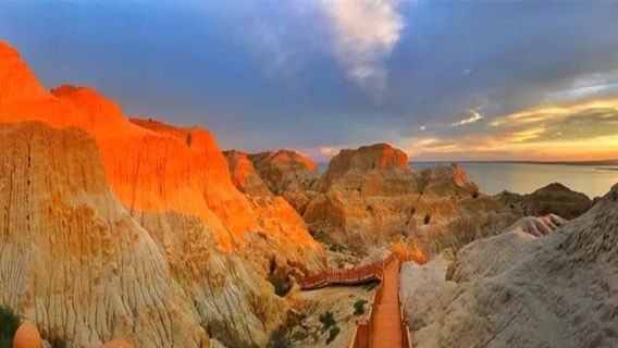 Devil City on the Sea