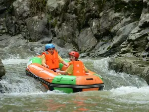 Tongshan Sun Creek Drifting