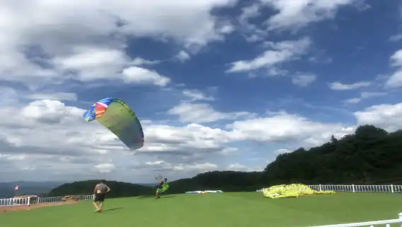 重慶極海-南山南滑翔傘基地滑翔傘飛行體驗【專業教練帶飛+贈送GOPRO視頻拍攝】