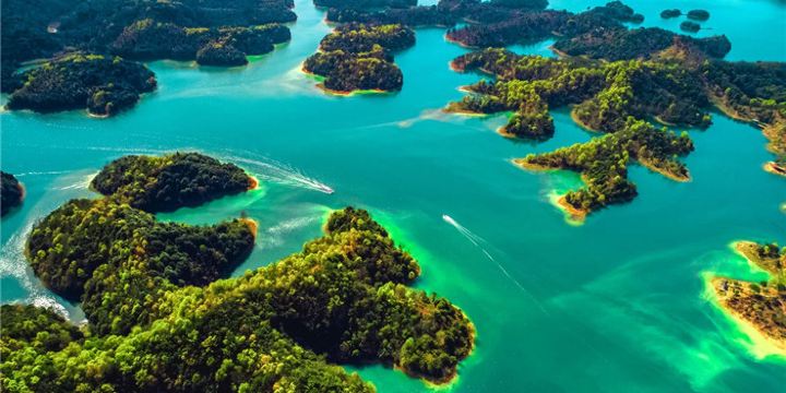 Guanhu Island Scenic Spot of Mount Lu Xihai