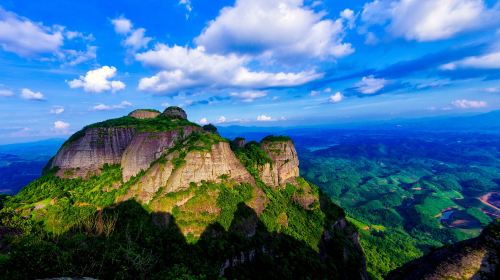 Doujiao Mountain Scenic Area (Qingshou Cliff)