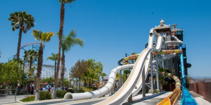 六旗魔術山主題公園