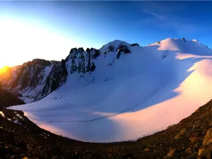 Bars Snow Mountain