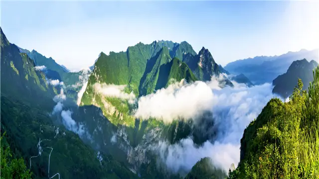 Sea of Clouds Sightseeing in Dazhou