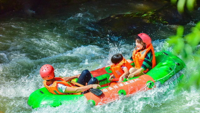 Rafting in Liuyang