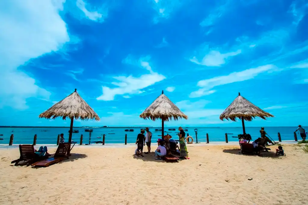 Hotels near Beihai Golden Bay Mangrove Ecotourist Region