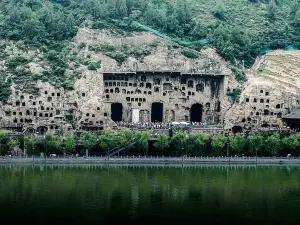 Private Luoyang Longmen Grottoes & Shaolin Temple Day Tour from Luoyang