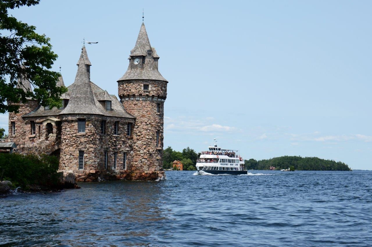 加拿大多倫多懸崖公園+千島湖+金斯頓市政廳+皇后大學一日遊