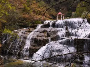 鳳龍湾石板河風景区