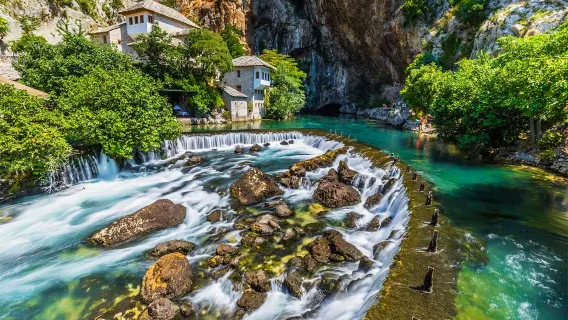 perjalanan satu hari dari Mostar, Bosnia dan Herzegovina [Empat Kota di produk bertema Sarajevo]