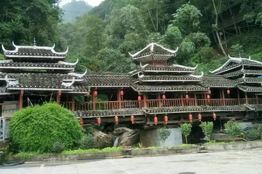 Yinshui Dong Village