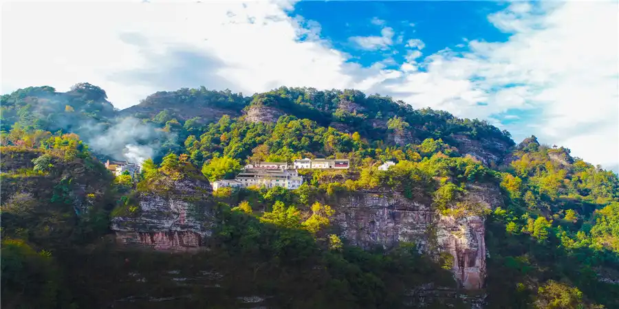 Hotels near Yuehuatian Street