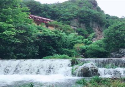 夏霖九天銀瀑風景區