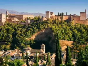 Private Tour: Alhambra and Generalife Gardens, Nasrid Palaces, Skip the line.
